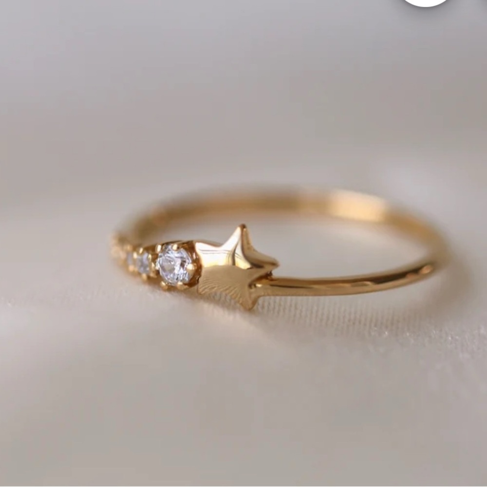 Gold Plated and Sterling Silver Star-Embellished Ring with Cubic Zircons. New. - Picture 3 of 9